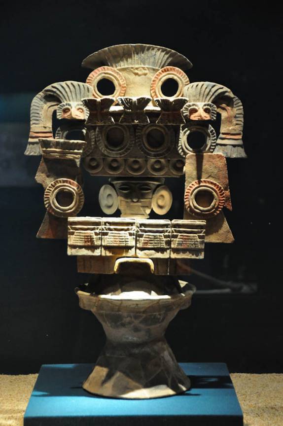 Estátua no museu do sítio arqueolõgico de Teotihuacán, ao norte da Cidade do México